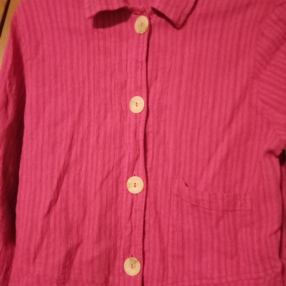 Hot pink button up shirt - Picture 2 of 13